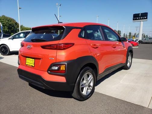 Photo 5 of 19 of 2019 Hyundai Kona SE