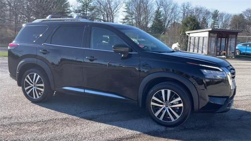 2023 Nissan Pathfinder Platinum 4WD