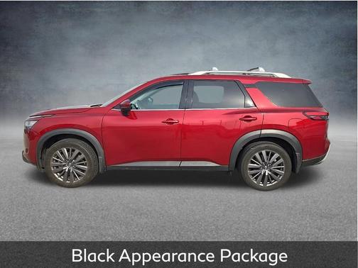 2023 Nissan Pathfinder SL 4WD
