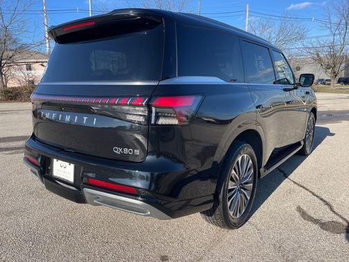 2025 INFINITI QX80 SENSORY AWD