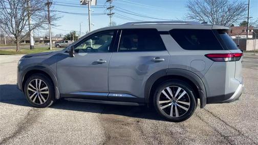 2023 Nissan Pathfinder Platinum 4WD