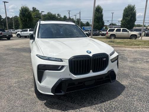 2024 BMW X7 M60i
