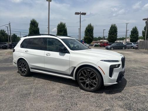 2024 BMW X7 M60i