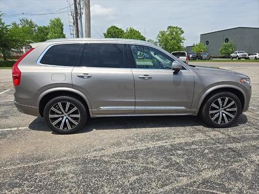 2022 Volvo XC90 T6 Inscription