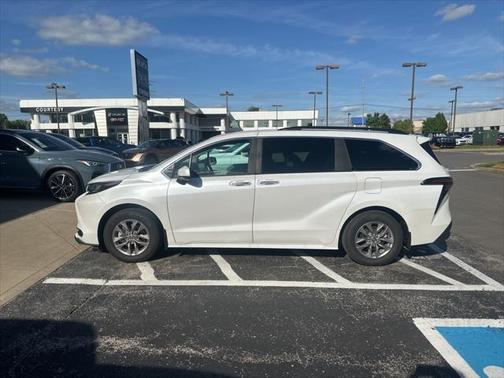 2025 Toyota Sienna XLE 7 Passenger