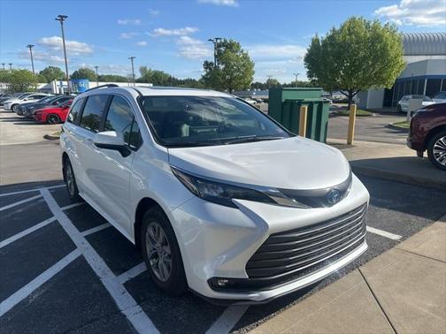 2025 Toyota Sienna XLE 7 Passenger
