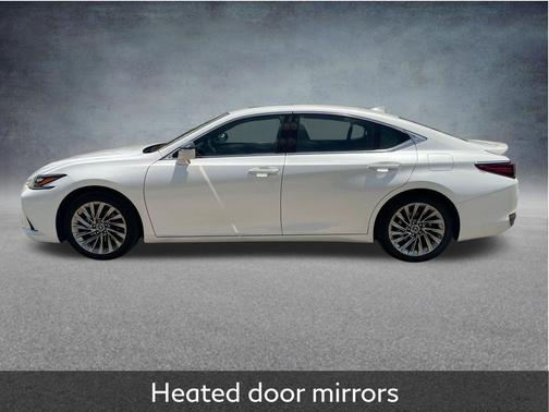 Eminent White Pearl 2025 Lexus ES 300h Ultra Luxury