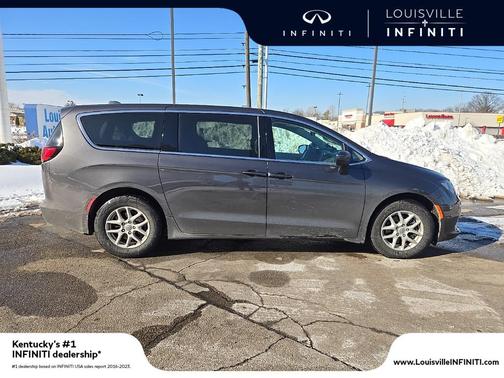 2017 Chrysler Pacifica Touring