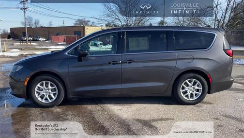 2017 Chrysler Pacifica Touring