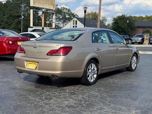 2008 Toyota Avalon XLS