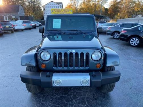 Photo 4 of 23 of 2008 Jeep Wrangler Sahara