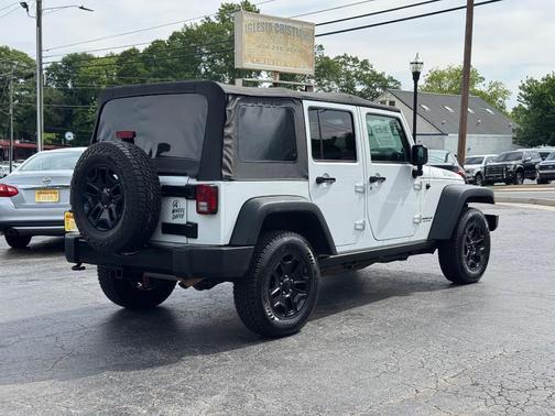 Bright White Clearcoat 2014 Jeep Wrangler Unlimited Sport