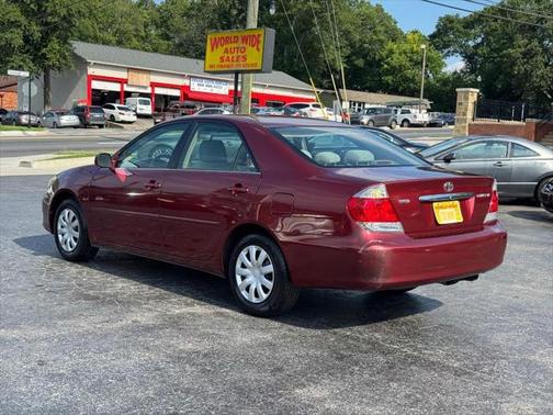 2005 Toyota Camry LE
