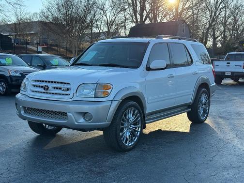 2004 Toyota Sequoia SR5
