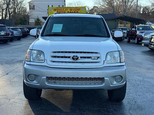 2004 Toyota Sequoia SR5