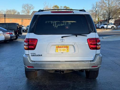 2004 Toyota Sequoia SR5