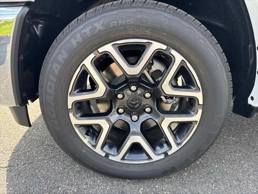 2026 RAM 1500 Laramie Crew Cab 4x4 57' Box