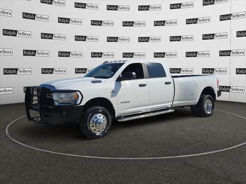 2022 RAM 3500 Big Horn Crew Cab 4x4 8 Box