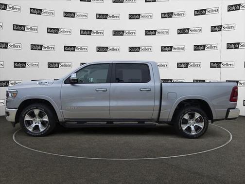 2022 RAM 1500 Laramie Crew Cab 4x2 57' Box