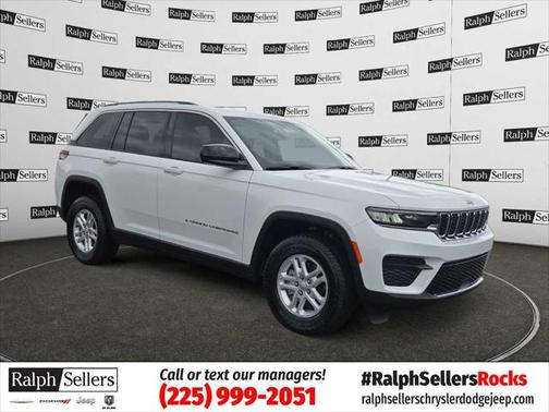 2023 Jeep Grand Cherokee Laredo 4x2