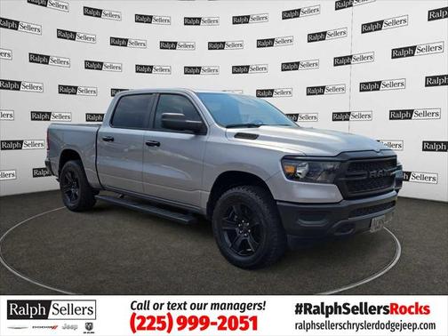 2023 RAM 1500 Tradesman Crew Cab 4x4 57' Box
