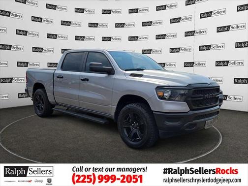 2023 RAM 1500 Tradesman Crew Cab 4x4 57' Box