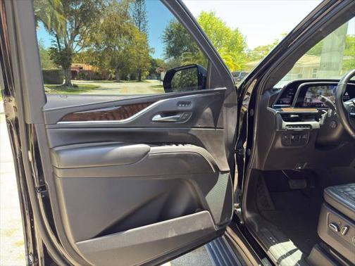 2023 Cadillac Escalade Sport Platinum