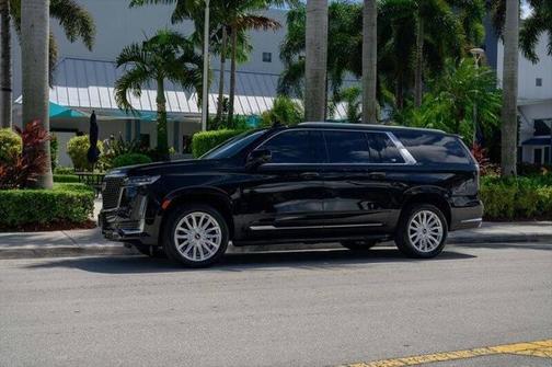 2022 Cadillac Escalade ESV Luxury