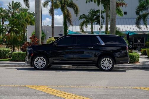 2022 Cadillac Escalade ESV Luxury