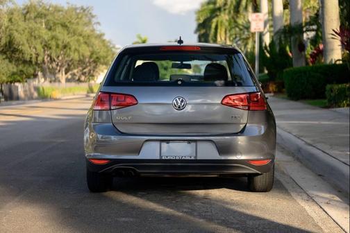 2017 Volkswagen Golf TSI S 4-Door