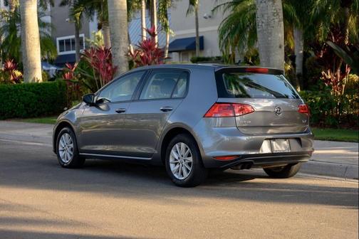 2017 Volkswagen Golf TSI S 4-Door