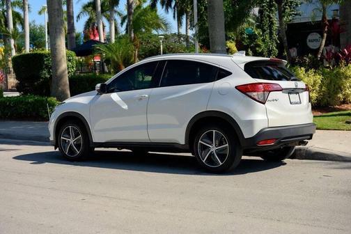 White 2022 Honda HR-V EX-L