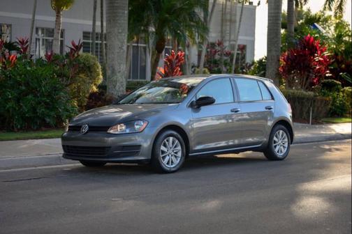 2017 Volkswagen Golf TSI S 4-Door