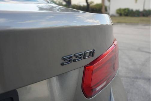 2017 BMW 330 330i 4dr Sedan