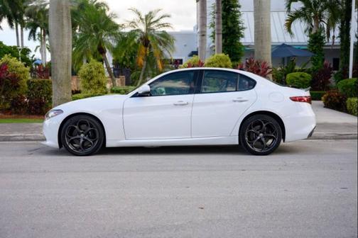 2017 Alfa Romeo Giulia Ti