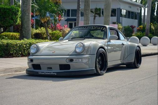 Fashion Grey 1989 Porsche 911 Carrera 4 AWD 2dr Coupe