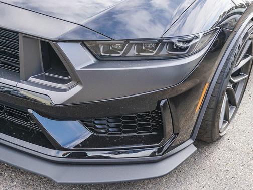 2025 Ford Mustang Dark Horse