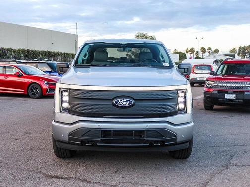 2025 Ford F-150 Lightning Flash