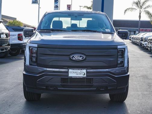 2024 Ford F-150 Lightning Pro