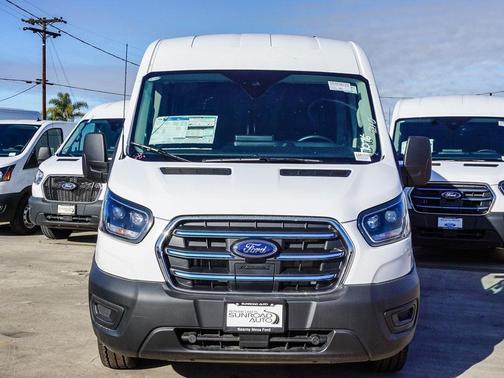 2024 Ford E-Transit Base