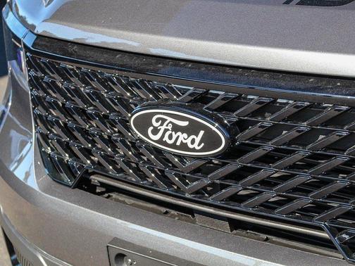 Gray Metallic 2025 Ford Maverick XLT