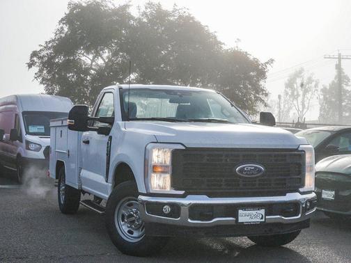 Oxford White 2024 Ford F-250 XL Truck