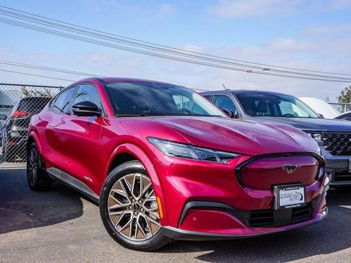 2025 Ford Mustang Mach-E Premium