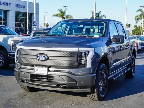 2025 Ford F-150 Lightning Flash