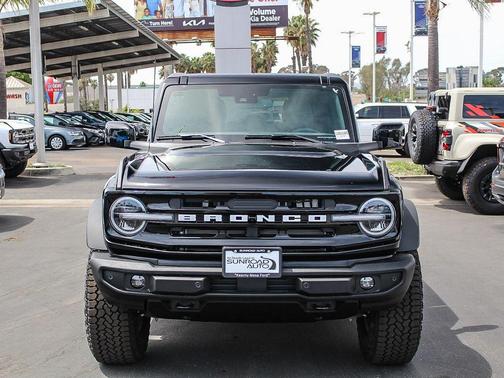 Shadow Black 2026 Ford Bronco Outer Banks