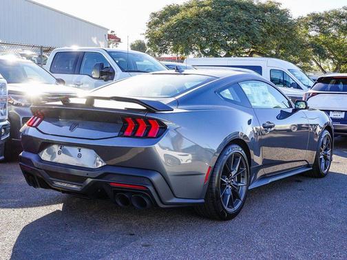 2026 Ford Mustang Dark Horse