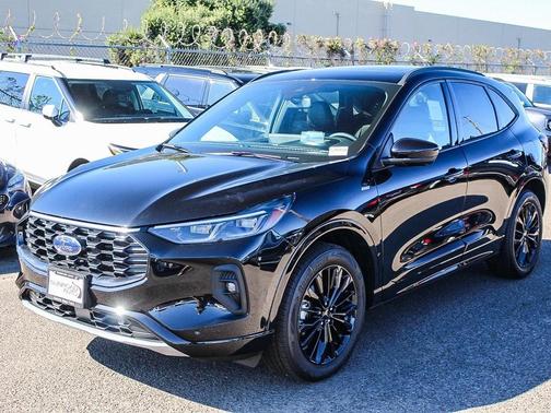 2025 Ford Escape ST-Line Elite