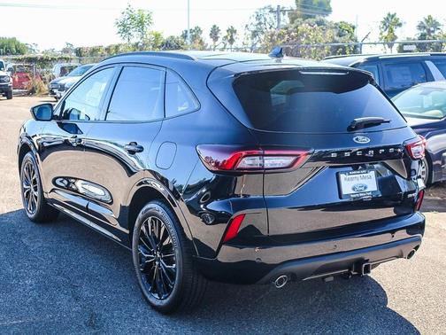 2025 Ford Escape ST-Line Elite