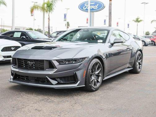 2026 Ford Mustang Dark Horse