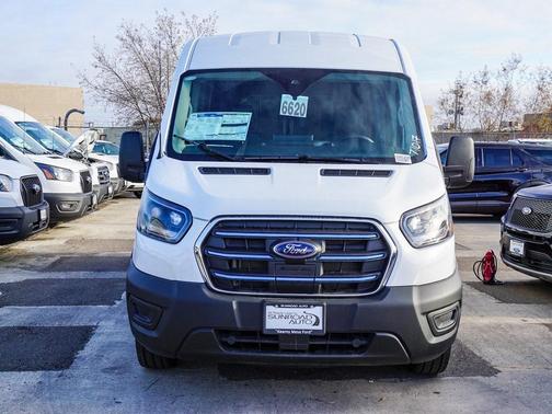 2024 Ford E-Transit Base